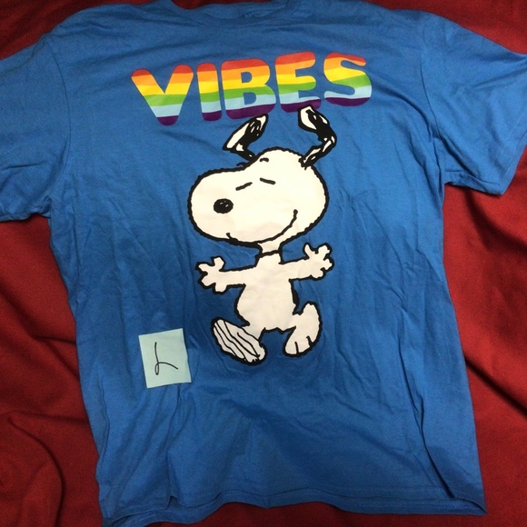 Snoopy tshirt - Picture 1 of 2